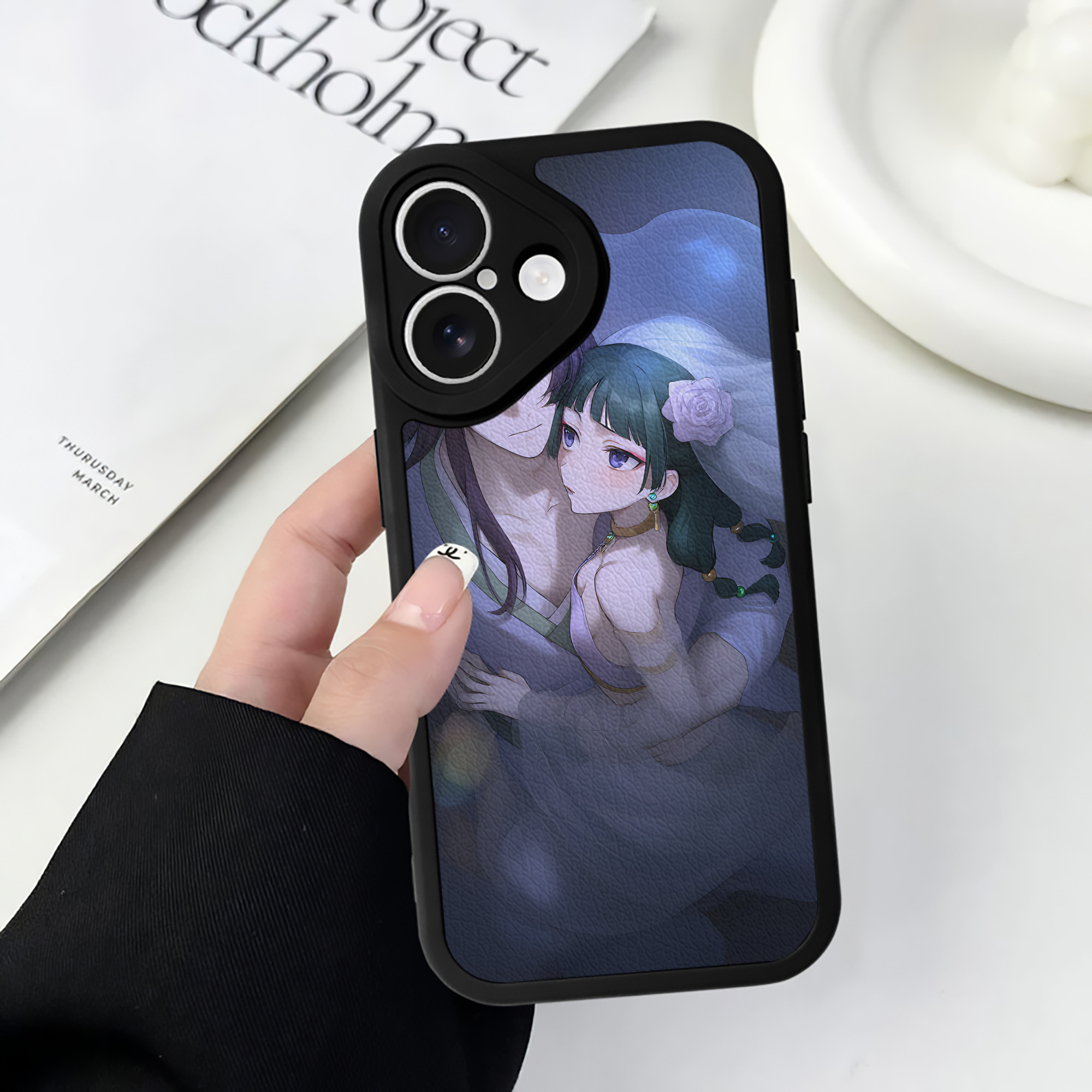 （画像用） 薬屋のひとりごと The Apothecary Diaries 【iPhone 16シリーズ対応】シリコンスマホケース（レザー調） 材質：シリコン